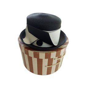 VTG DORIS DESIGNED Women's Black & White Bucket Hat USA